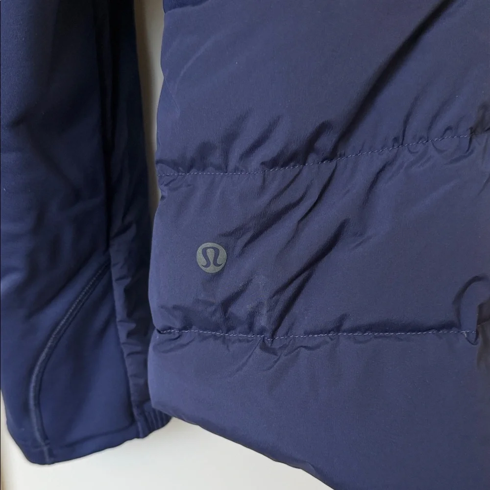 lululemon athletica Hooded Jacket - Picture 4 of 4